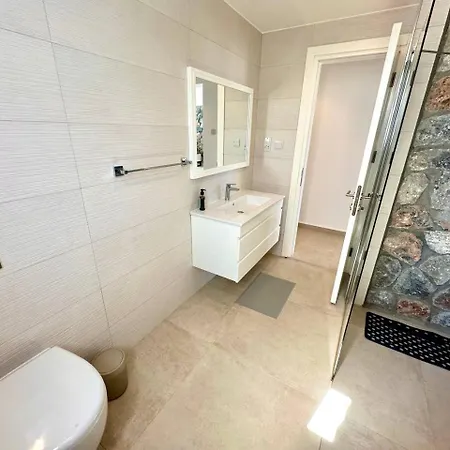 Deja Blue 2 With Private Pool Feriehus