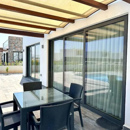 Deja Blue 2 With Private Pool Feriehus *