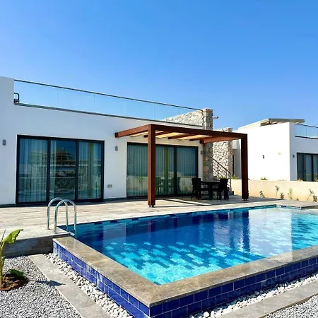 Deja Blue 2 With Private Pool Feriehus *