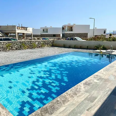 Deja Blue 2 With Private Pool Feriehus *