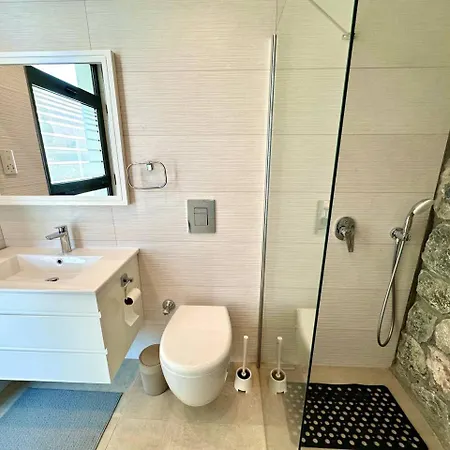 Deja Blue 2 With Private Pool Holiday home